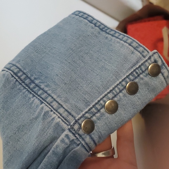 NWT We the Free denim dress. Western accents with silver snap buttons. - Picture 3 of 6